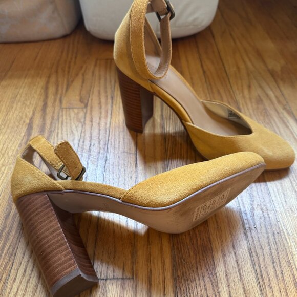 Gold Yellow Soludos Chunky Heels (size 8) - Picture 3 of 3